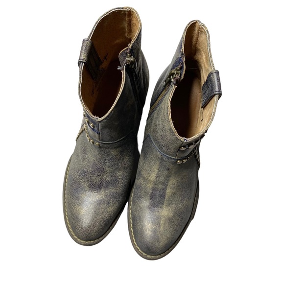 Corral Brown and Grey Star Round Toe Ankle Boots - Picture 3 of 12